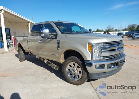 2017 Ford F-250 Lariat z USA, uszkodzony, nr VIN 1FT7W2BT1HEC18253